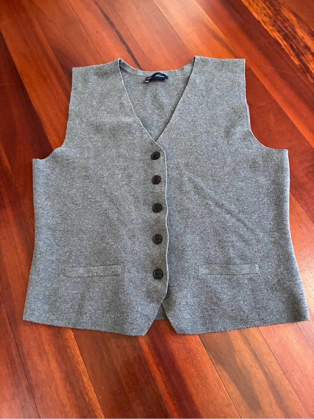 GAP Women’s Gray Sleeveless Sweater Vest size Small Tall